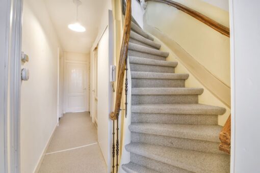 Quelle est la largeur minimale pour installer un monte-escalier?