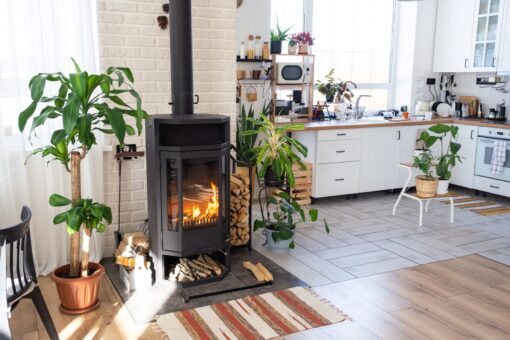 7 raisons d’opter pour le poêle à combustion et comprendre pourquoi il révolutionne l’efficacité des poêles