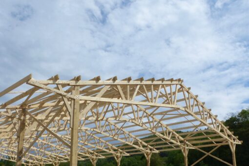 Tarif hangar en bois : combien coûte la construction ?