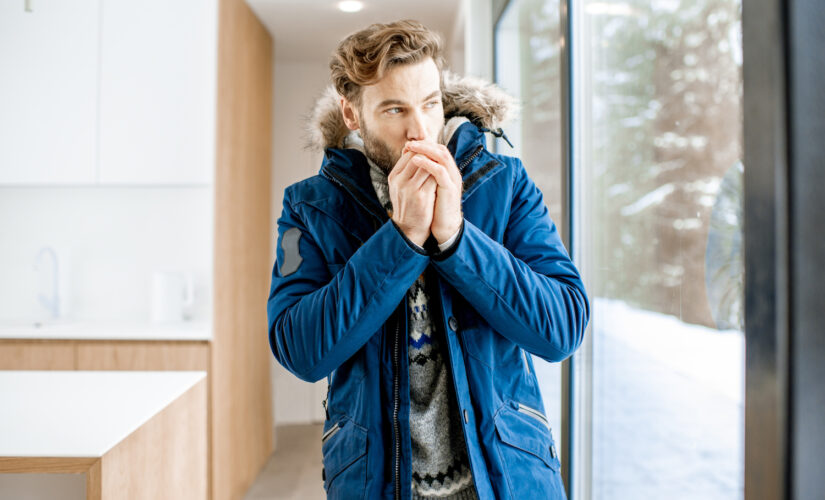Comment empêcher l’air froid de rentrer par la fenêtre? 5 conseils et 2 astuces en bonus